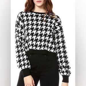 Alice + Olivia Ansley Houndstooth Cropped Sweater